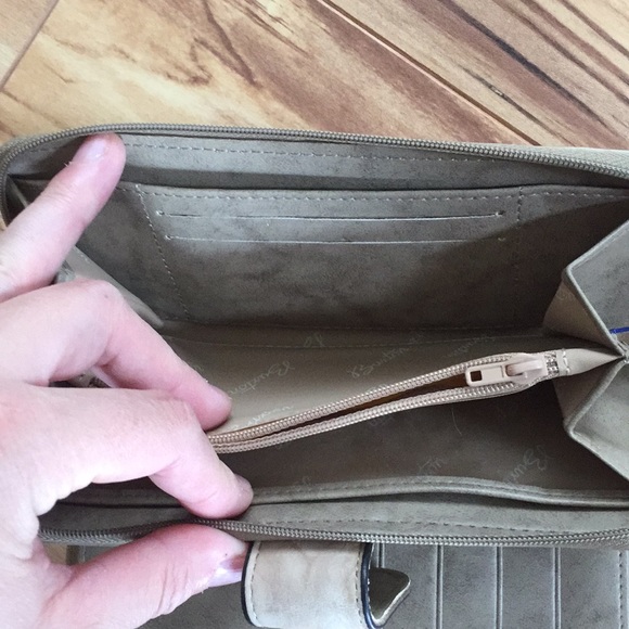 Buxton wallet tan has tags leather - Picture 6 of 8